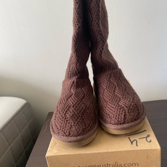 UGG Kids Classic Cardi Cabled Knit Boots - Y3 - Picture 4 of 6